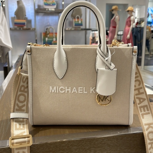 Michael Kors Mirella Small Shopper Top Zip Logo Crossbody XBODY
Optic White
NWT - Picture 5 of 16